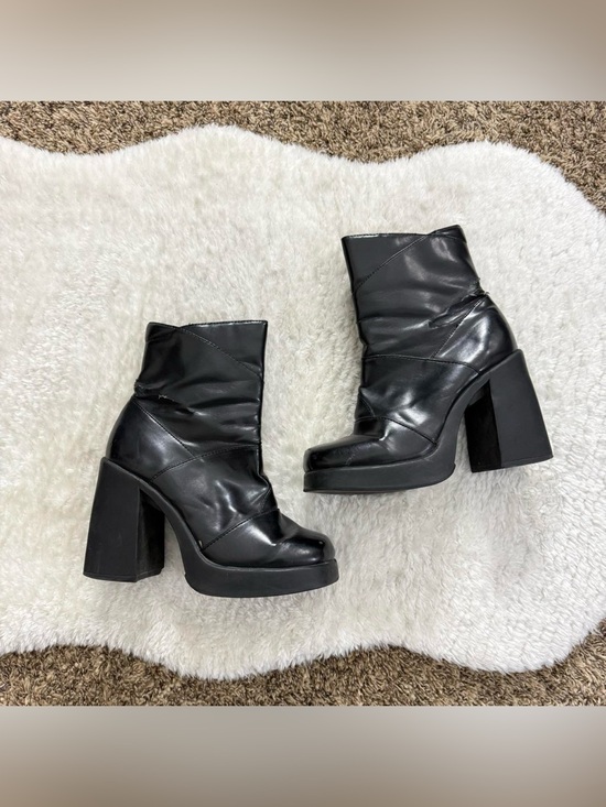 No Boundaries Shoes - 90’s grunge mall goth faux leather patchwork chunky platform boots